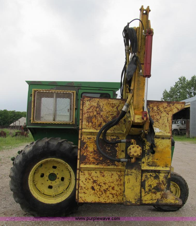 image for item 9010 1980 John Deere 2640A tractor