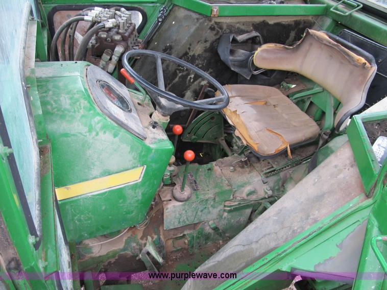 image for item 9010 1980 John Deere 2640A tractor