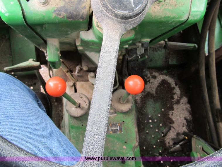 image for item 9010 1980 John Deere 2640A tractor