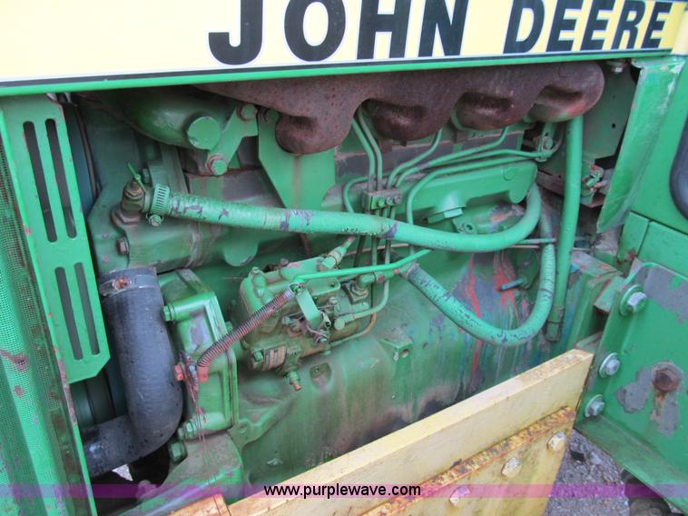 image for item 9010 1980 John Deere 2640A tractor