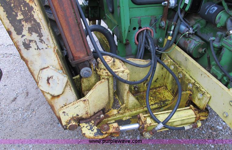 image for item 9010 1980 John Deere 2640A tractor