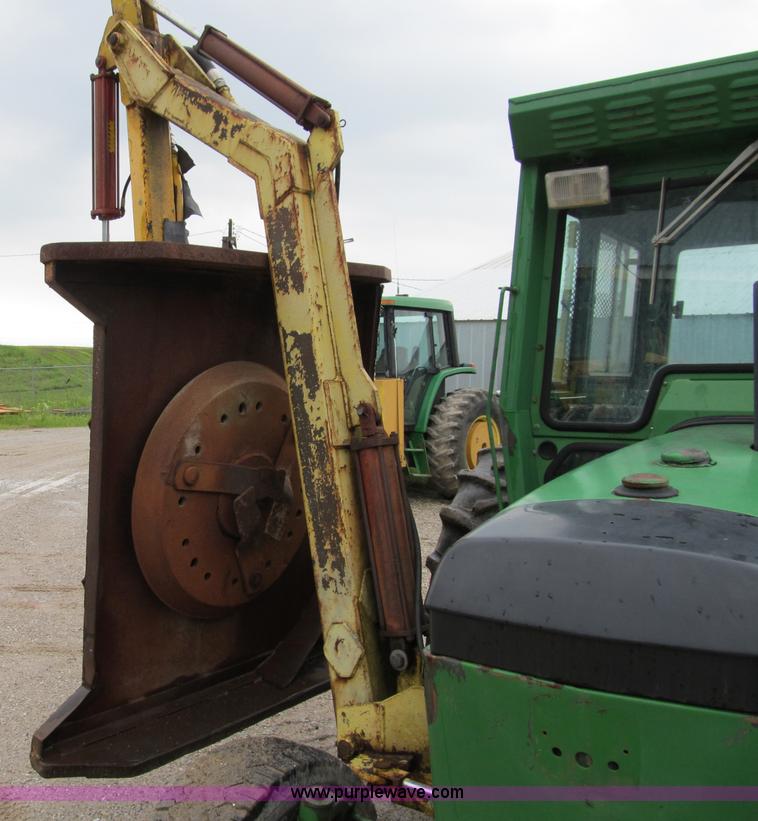 image for item 9010 1980 John Deere 2640A tractor