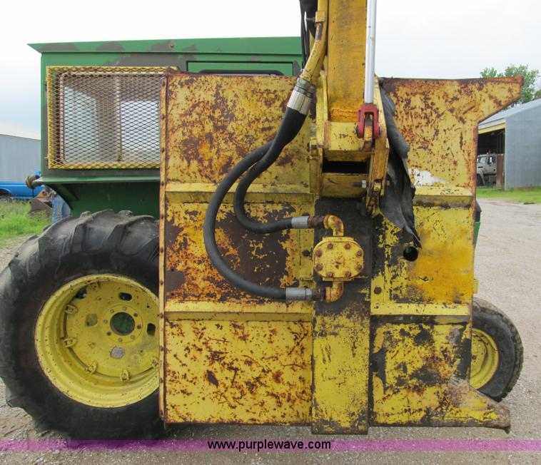 image for item 9010 1980 John Deere 2640A tractor