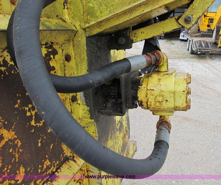 image for item 9010 1980 John Deere 2640A tractor