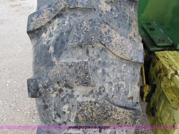 image for item 9010 1980 John Deere 2640A tractor