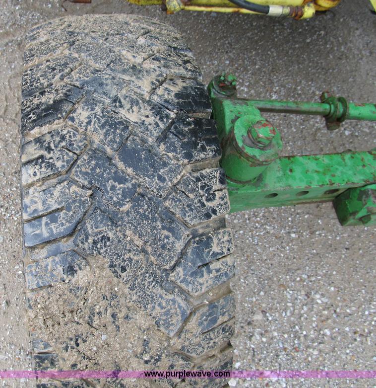 image for item 9010 1980 John Deere 2640A tractor