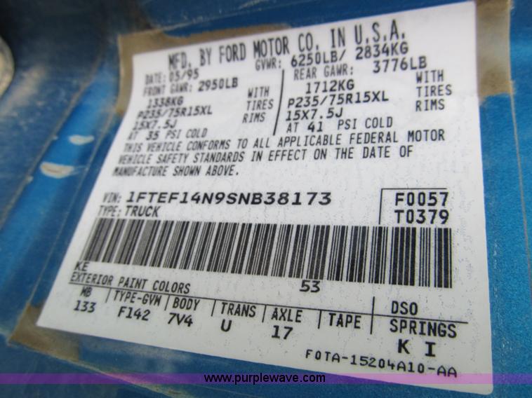 image for item 9011 1995 Ford F150 pickup truck