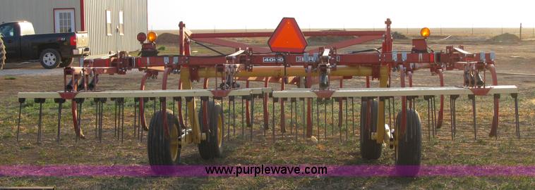 image for item 1214 Krause 4011 14.5' chisel plow