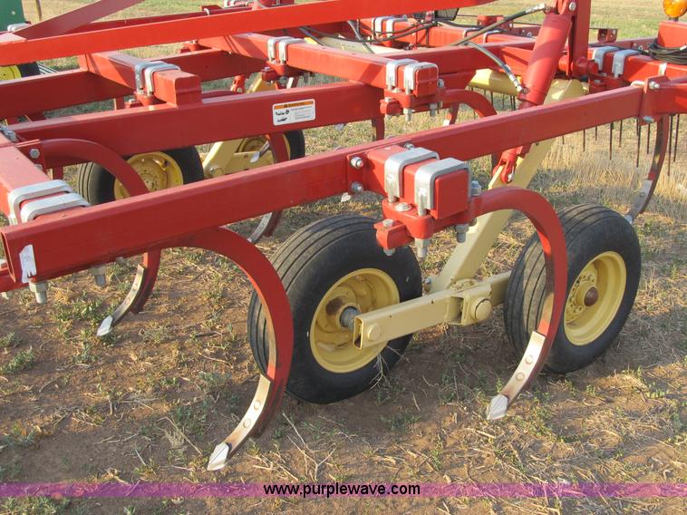 image for item 1214 Krause 4011 14.5' chisel plow