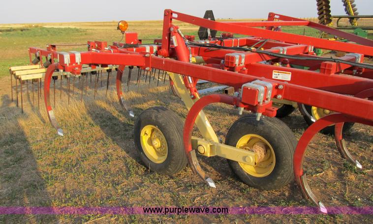 image for item 1214 Krause 4011 14.5' chisel plow