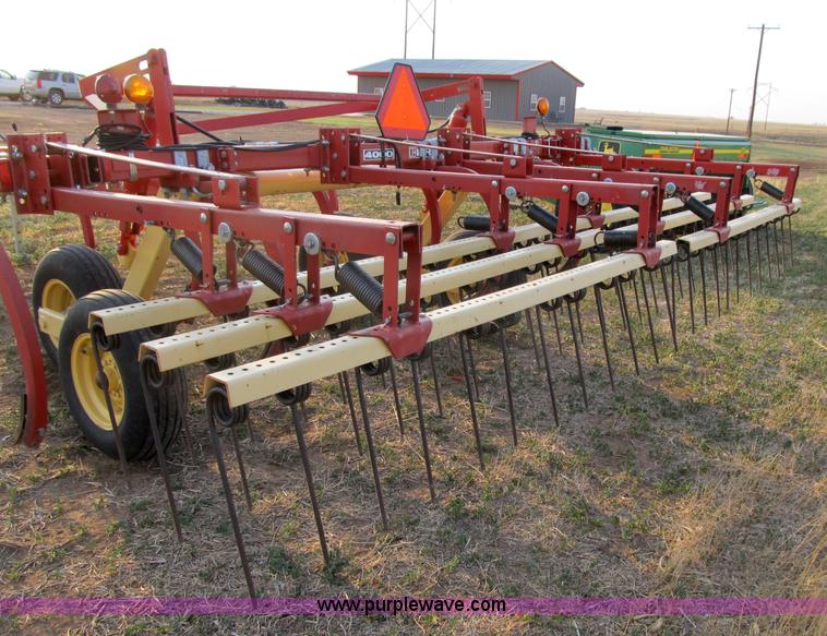 image for item 1214 Krause 4011 14.5' chisel plow