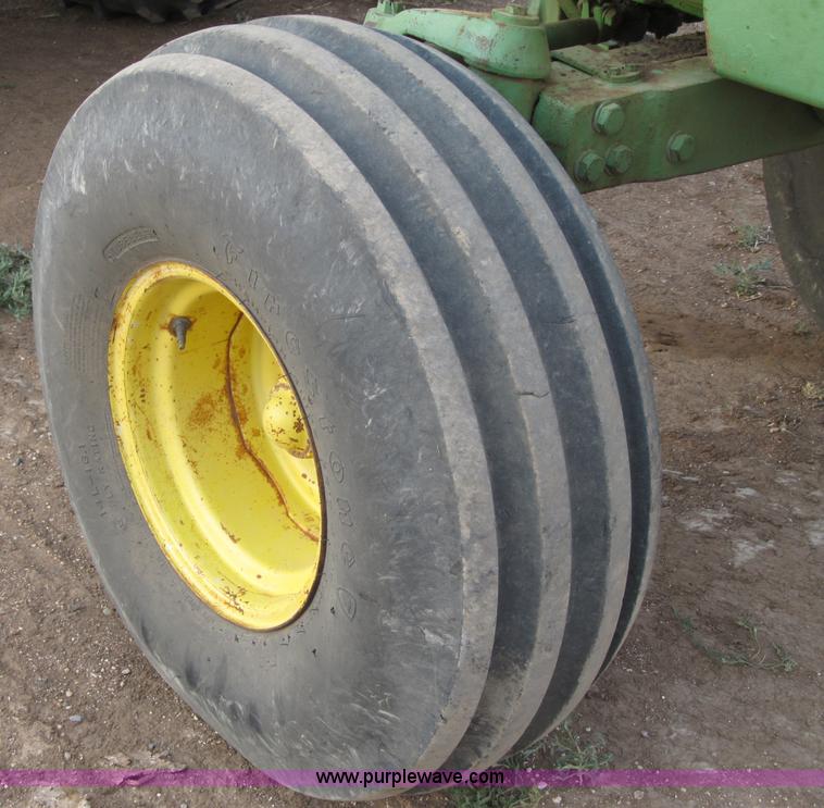 image for item 1216 1981 John Deere 4840 tractor