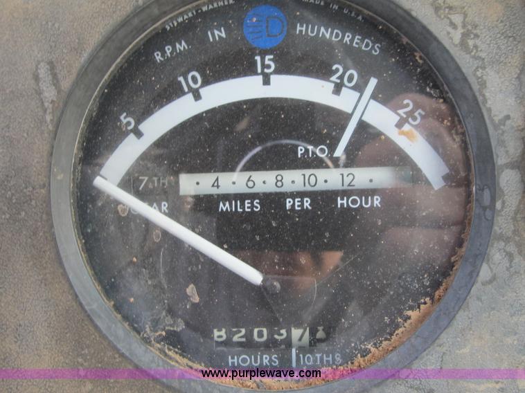 image for item 1216 1981 John Deere 4840 tractor