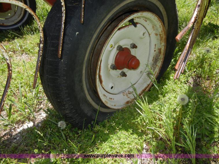 image for item 2283 Hesston 12 wheel rake