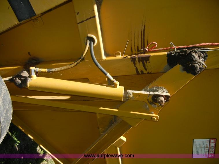 image for item 2286 Vermeer 504G baler