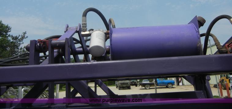 image for item 2390 8' x 65" hydraulic squeeze chute