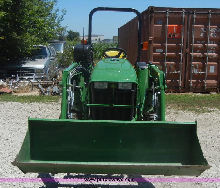 image for item 2415 2010 John Deere 3038E tractor