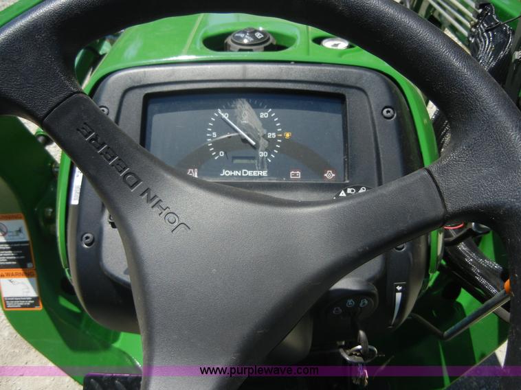 image for item 2415 2010 John Deere 3038E tractor