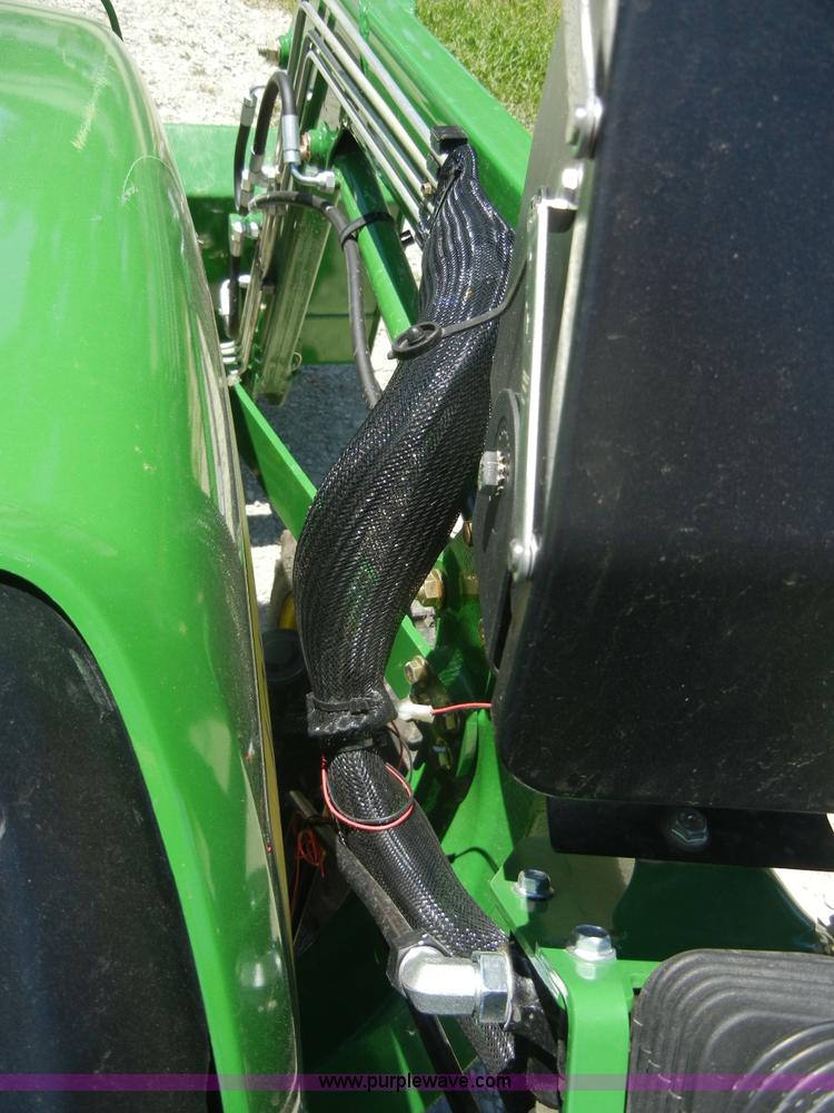 image for item 2415 2010 John Deere 3038E tractor