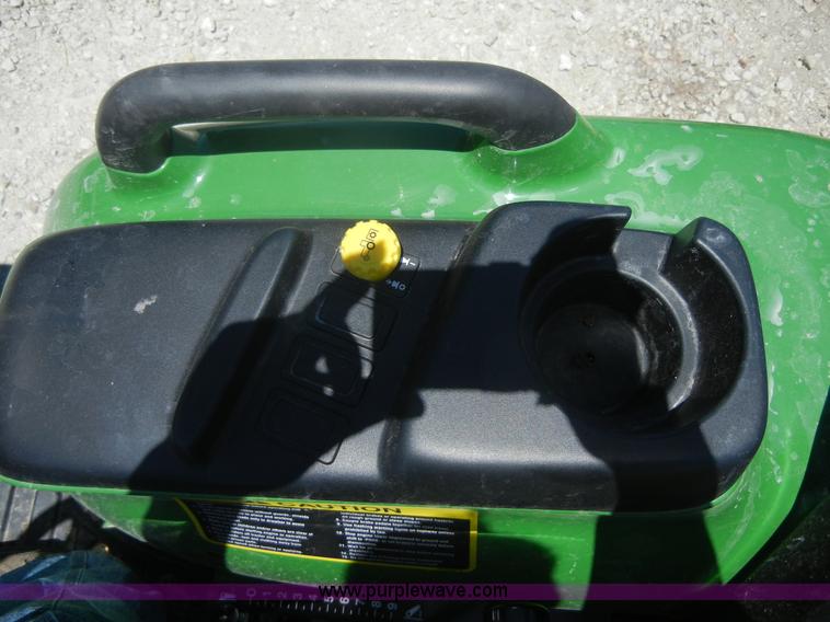 image for item 2415 2010 John Deere 3038E tractor