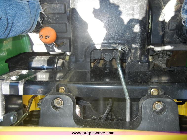 image for item 2415 2010 John Deere 3038E tractor