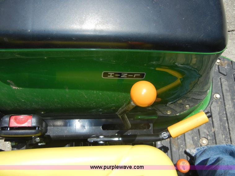 image for item 2415 2010 John Deere 3038E tractor