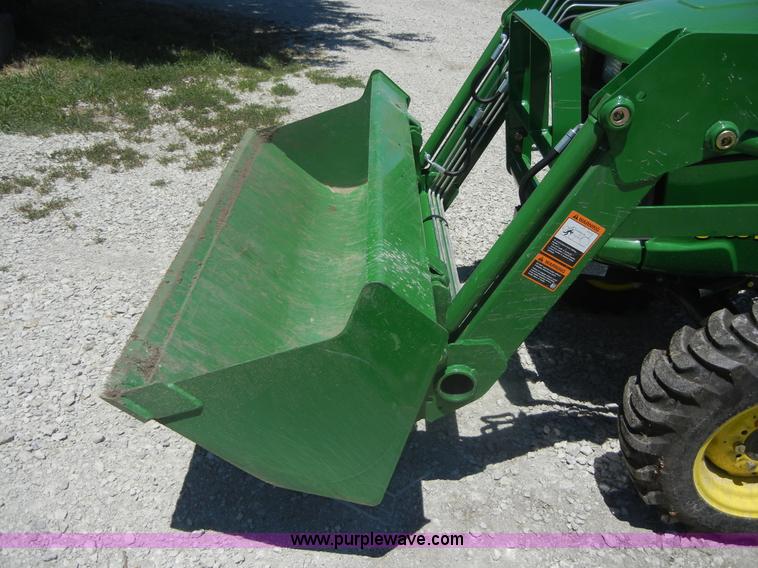 image for item 2415 2010 John Deere 3038E tractor