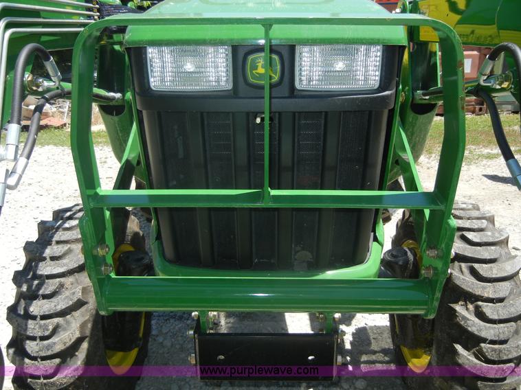 image for item 2415 2010 John Deere 3038E tractor