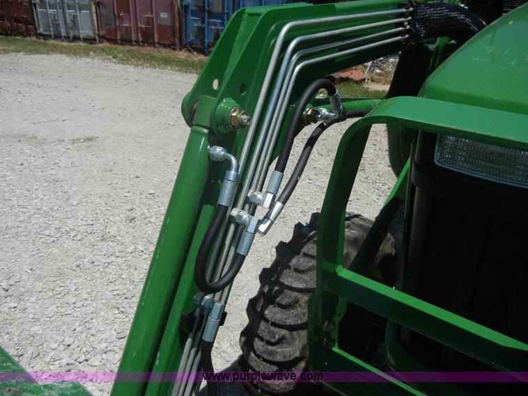 image for item 2415 2010 John Deere 3038E tractor