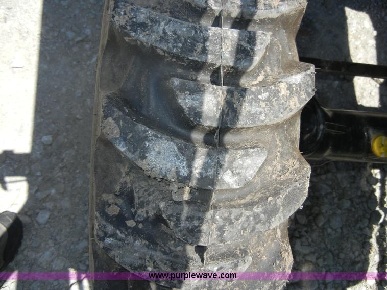 image for item 2415 2010 John Deere 3038E tractor