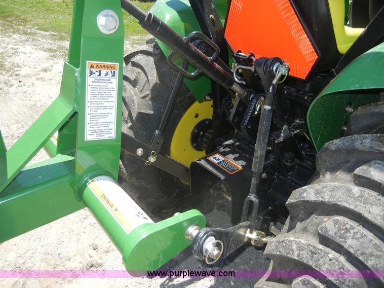 image for item 2415 2010 John Deere 3038E tractor