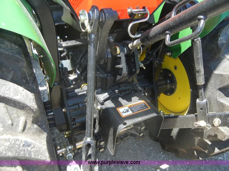 image for item 2415 2010 John Deere 3038E tractor