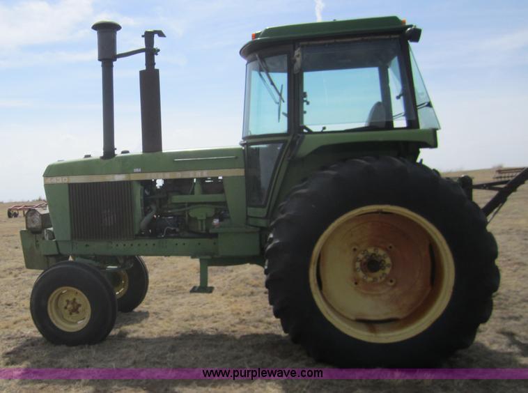 image for item 3117 John Deere 4430 tractor