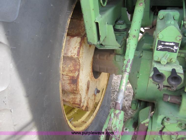 image for item 3117 John Deere 4430 tractor