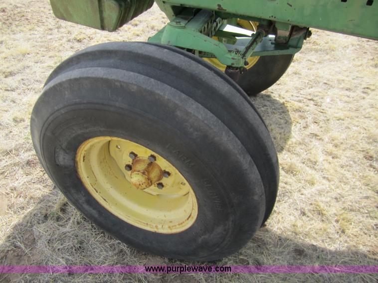 image for item 3117 John Deere 4430 tractor