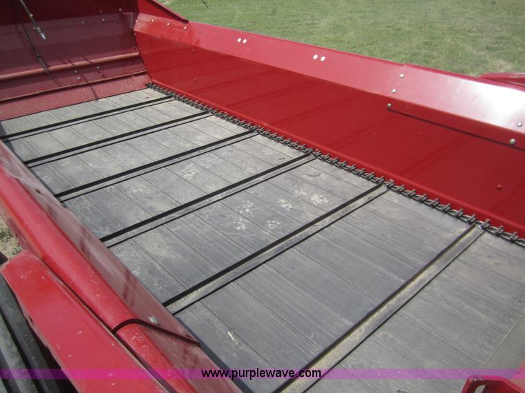 image for item 3172 2004 New Holland 155 manure spreader