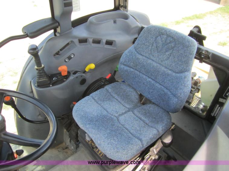 image for item 3173 2004 New Holland TN60DA MFWD tractor