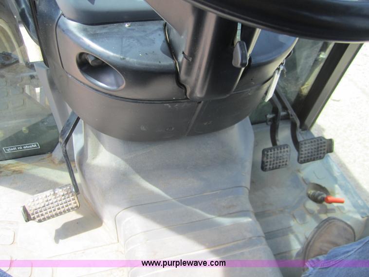 image for item 3173 2004 New Holland TN60DA MFWD tractor