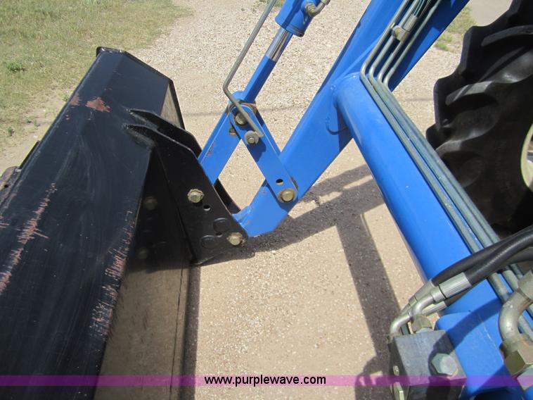 image for item 3173 2004 New Holland TN60DA MFWD tractor