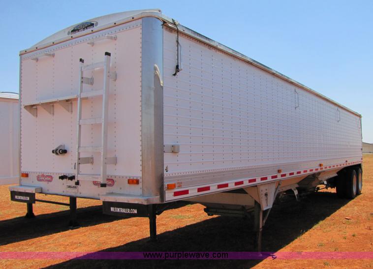image for item 3440 2000 Wilson 43' aluminum grain trailer