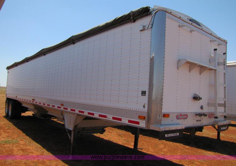 image for item 3440 2000 Wilson 43' aluminum grain trailer