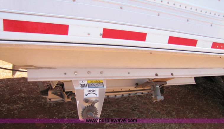image for item 3440 2000 Wilson 43' aluminum grain trailer