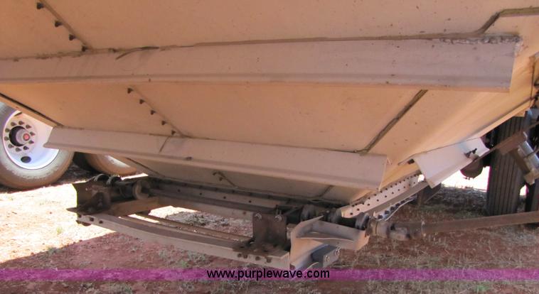 image for item 3440 2000 Wilson 43' aluminum grain trailer