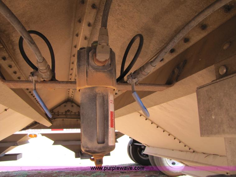 image for item 3440 2000 Wilson 43' aluminum grain trailer