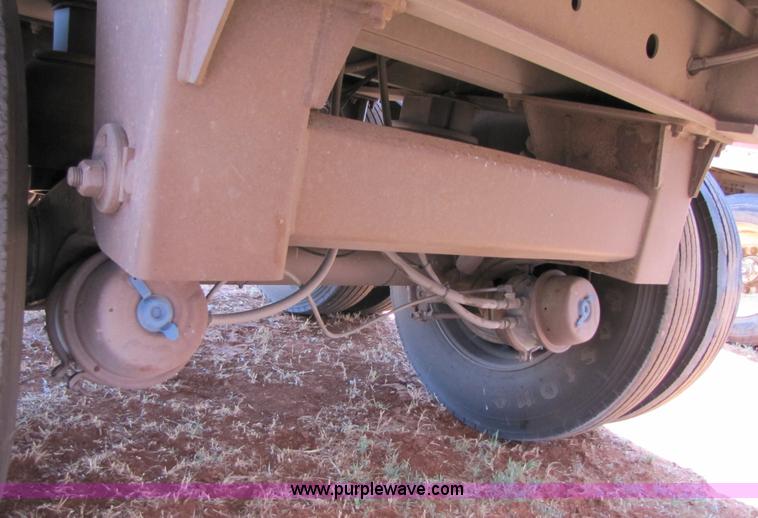 image for item 3440 2000 Wilson 43' aluminum grain trailer