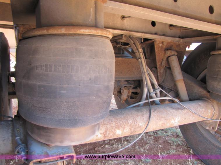 image for item 3440 2000 Wilson 43' aluminum grain trailer