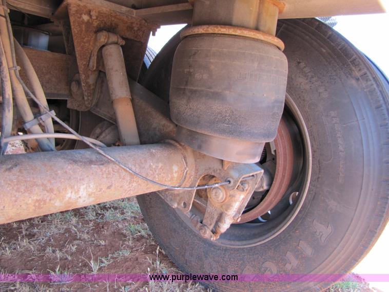 image for item 3440 2000 Wilson 43' aluminum grain trailer