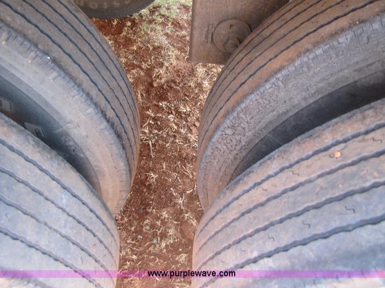 image for item 3440 2000 Wilson 43' aluminum grain trailer