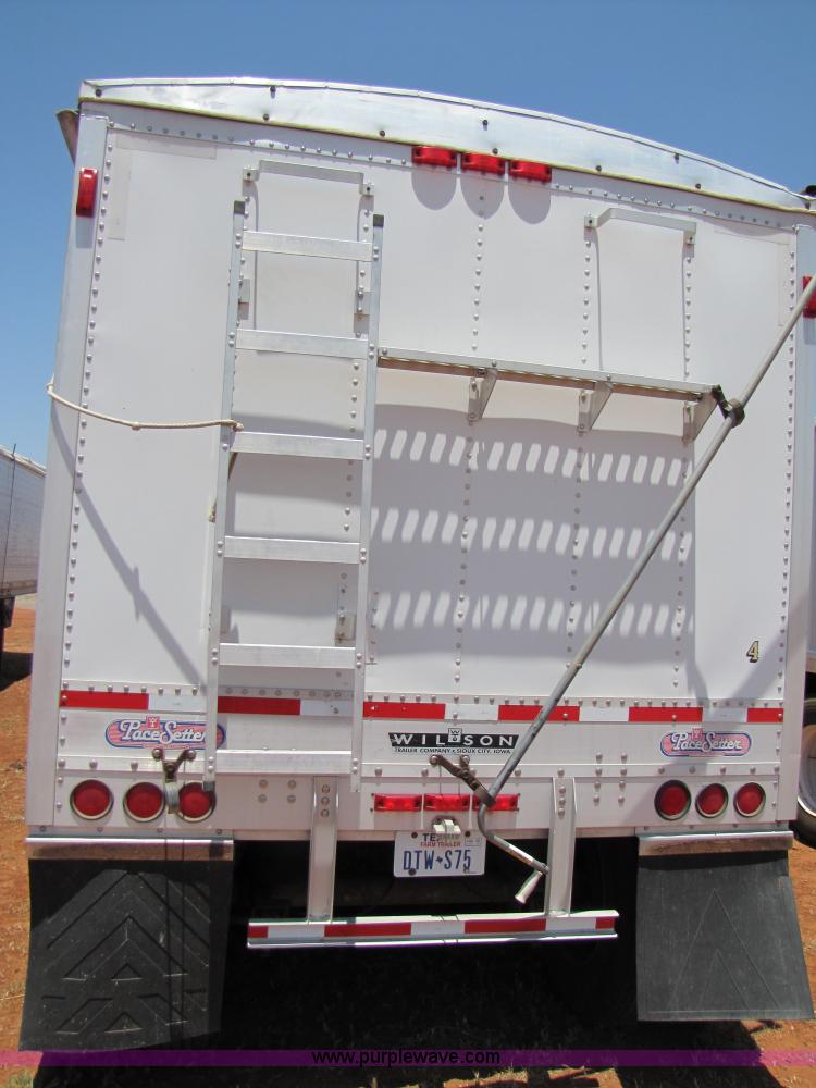 image for item 3440 2000 Wilson 43' aluminum grain trailer