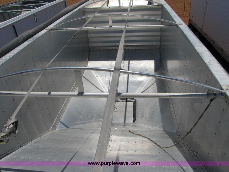 image for item 3440 2000 Wilson 43' aluminum grain trailer